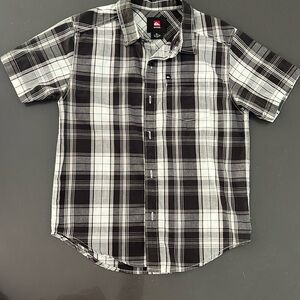 Quicksilver kids’ button-down short-sleeved shirt